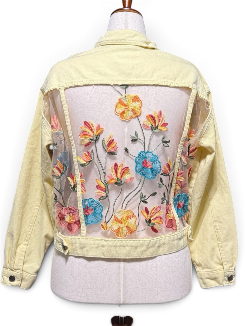 SZ L Upcycled Denim Jacket 🌼